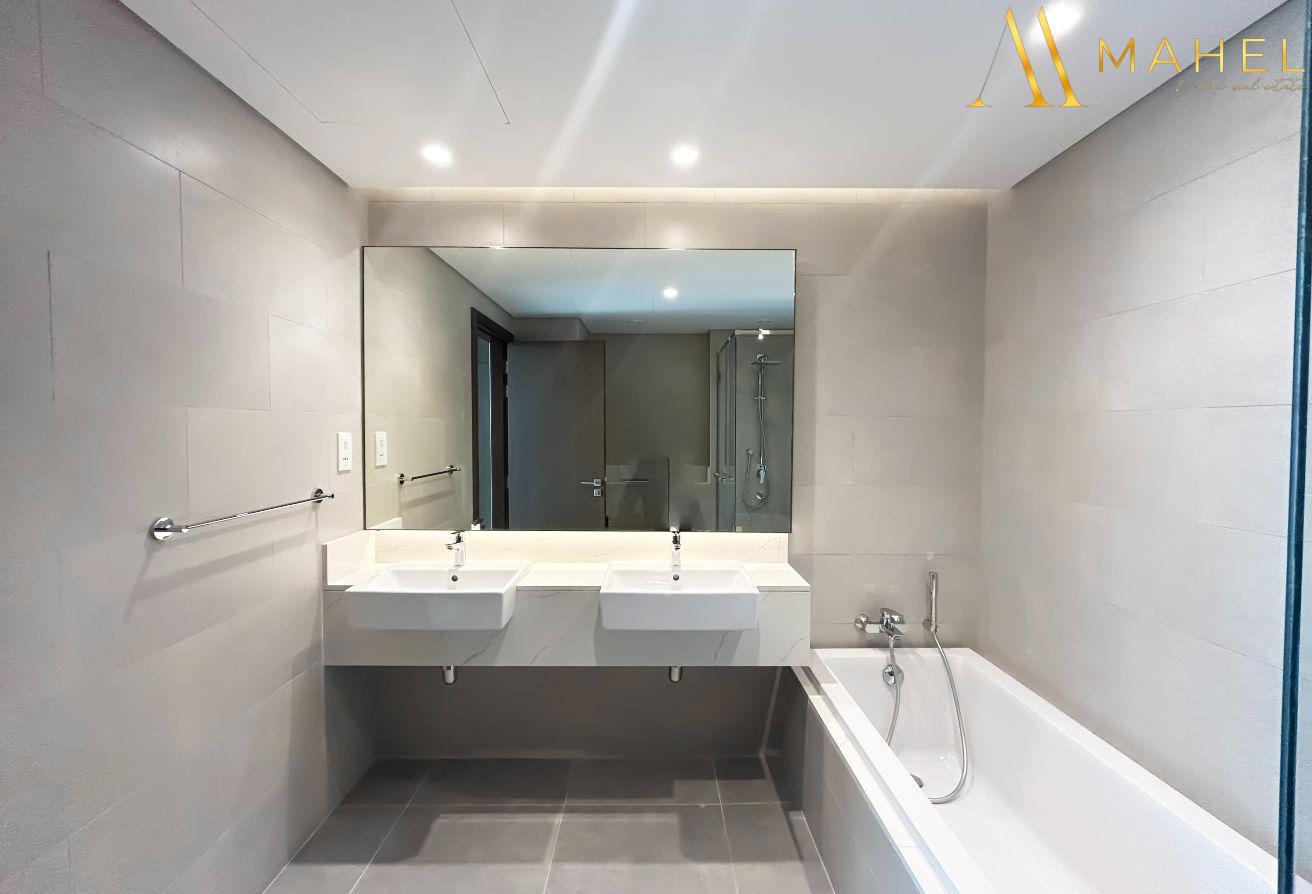 3+Maids | Family Living | Canal front | Brand new photo 24