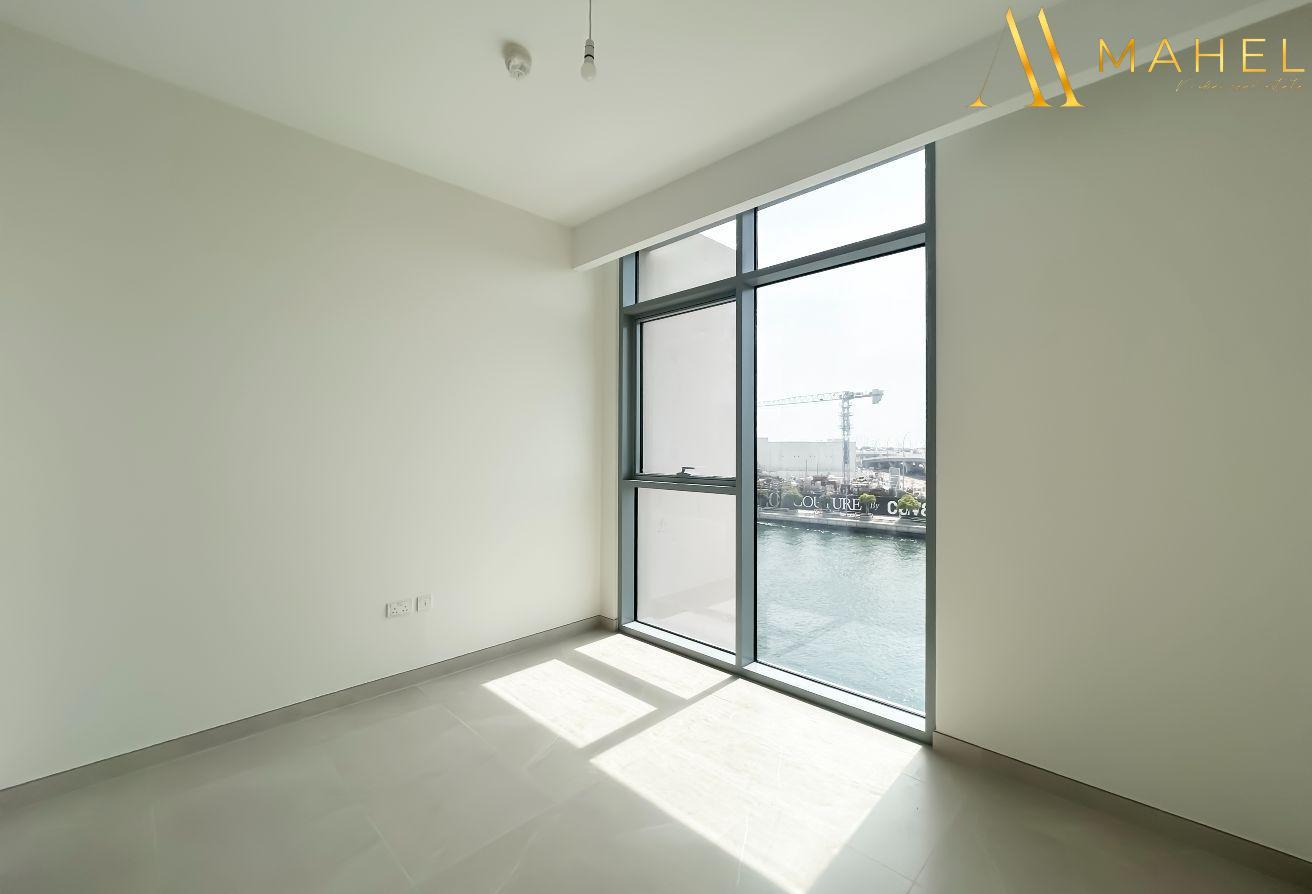 3+Maids | Family Living | Canal front | Brand new photo 6