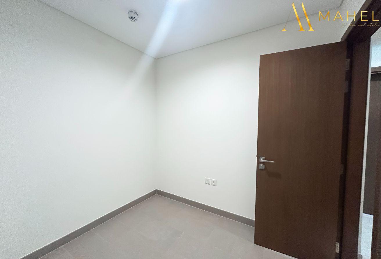 3+Maids | Family Living | Canal front | Brand new photo 27
