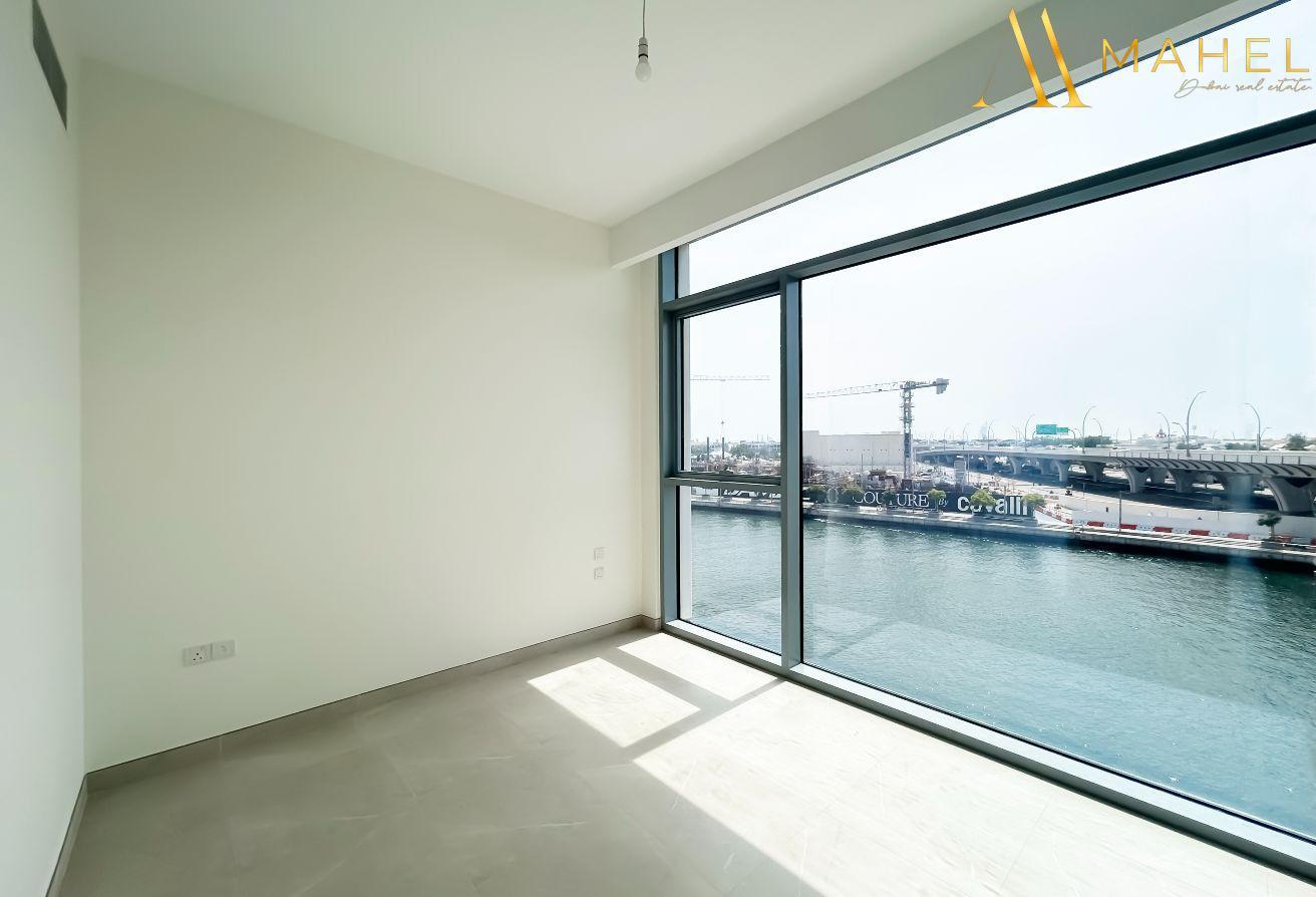 3+Maids | Family Living | Canal front | Brand new photo 13