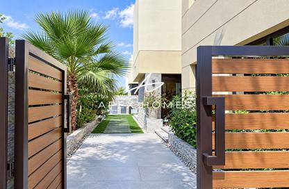 Townhouse - 4 - 4 for sale in Brookfield - Damac Hills - Dubai Townhouse - 4 - 4 for sale in Brookfield - Damac Hills - Dubai