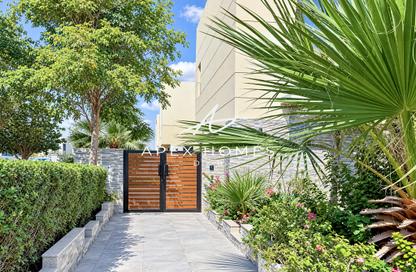 Townhouse - 4 - 4 for sale in Brookfield - Damac Hills - Dubai