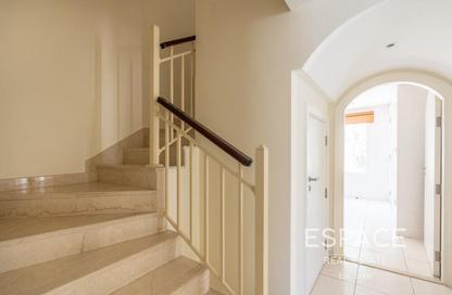 فيلا - 2 غرف نوم - 3 حمامات للايجار في الينابيع 8 - الينابيع - دبي