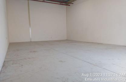 Warehouse - Studio for rent in Al Sajaa Industrial - Al Sajaa - Sharjah