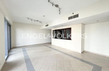 Apartment - 2 Bedrooms - 2 Bathrooms for rent in Golf Tower 1 - Golf Towers - The Views - Dubai