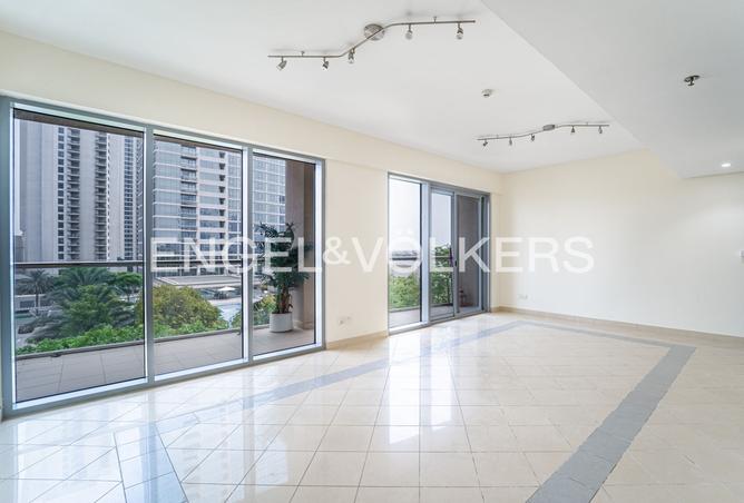 Large Balcony l Unfurnished l Vacant photo 3