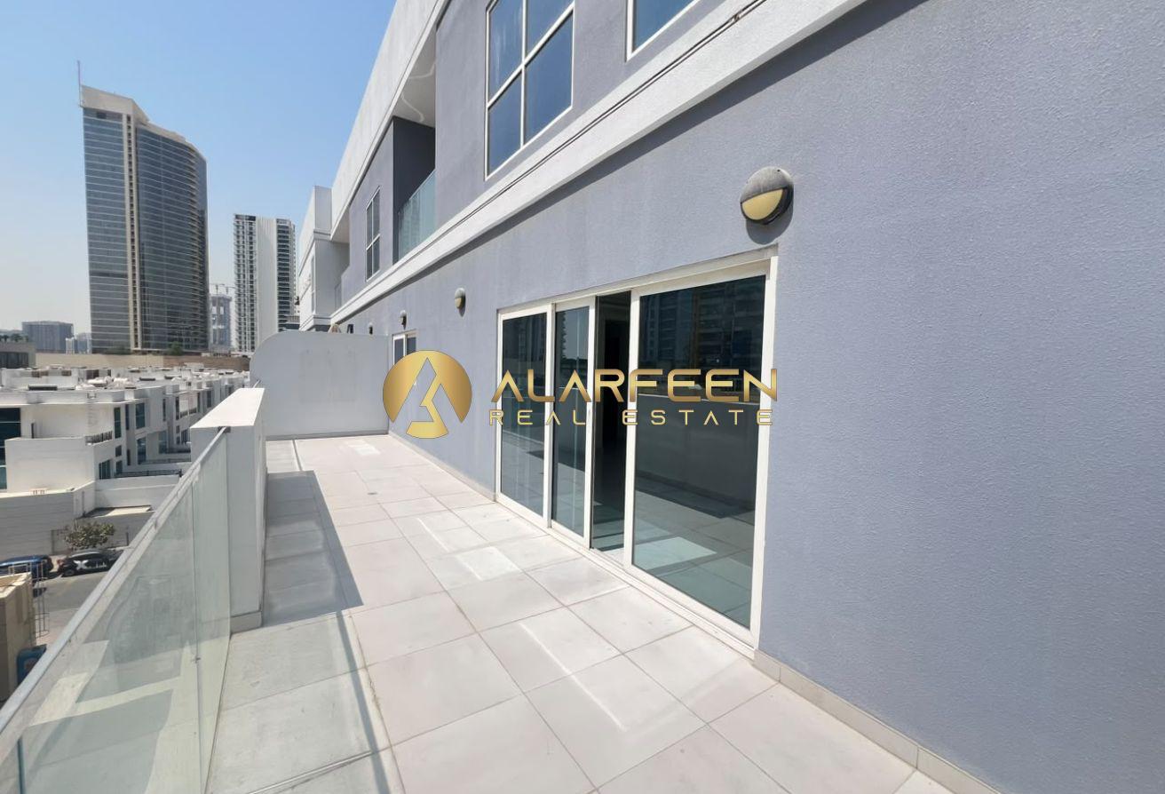 3BR Apartment | AAA Residence | City & Pool View photo 10