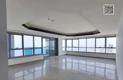 شقة - 2 غرف نوم - 2 حمامات للبيع في برج الكورنيش - طريق كورنيش عجمان - عجمان