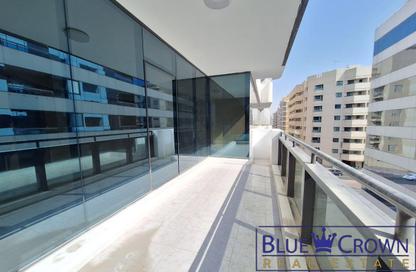 Apartment - 3 Bedrooms - 3 Bathrooms for rent in Golden Sands 7 - Al Mankhool - Bur Dubai - Dubai