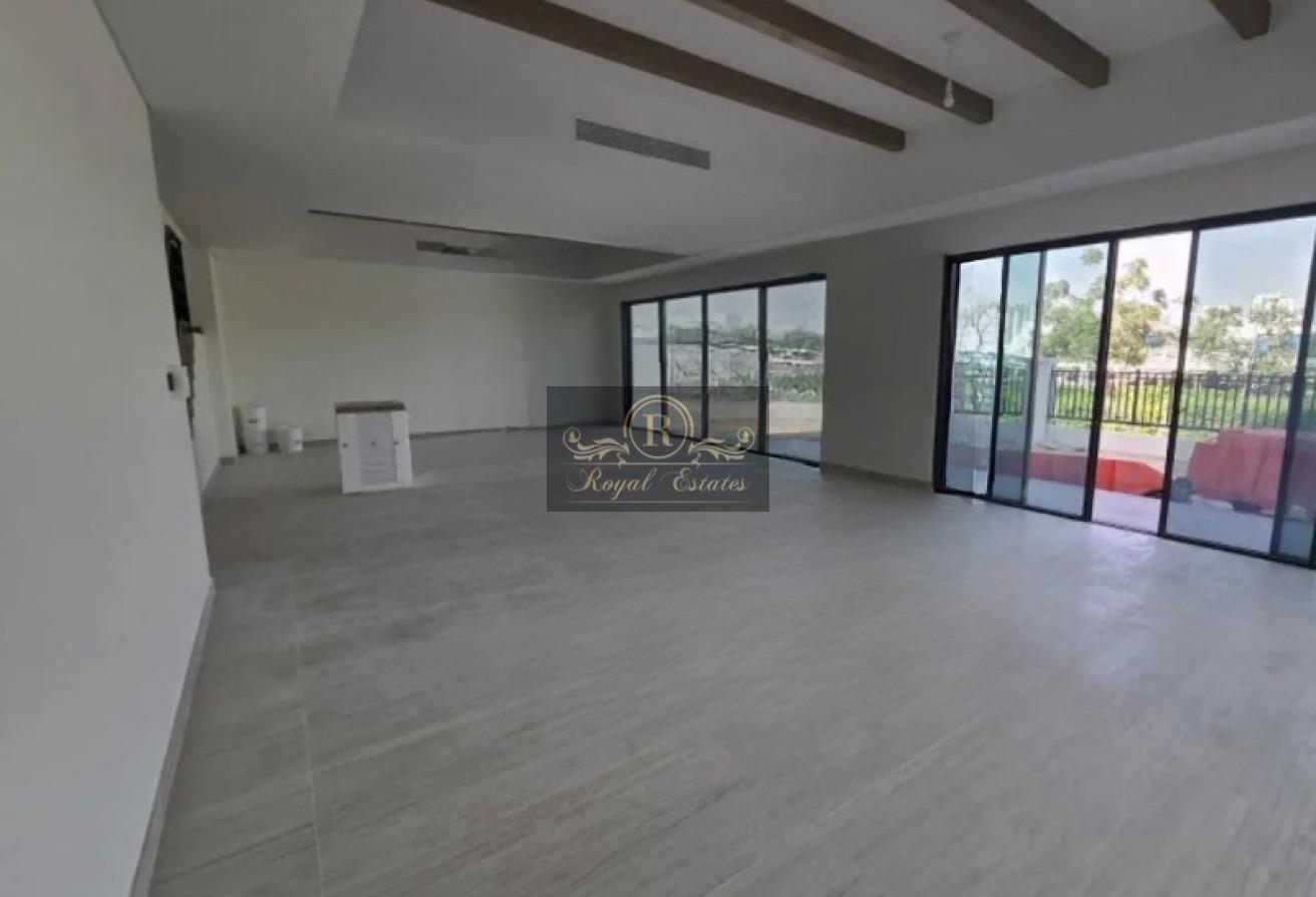 Pool View | Single Row | Ready photo 5