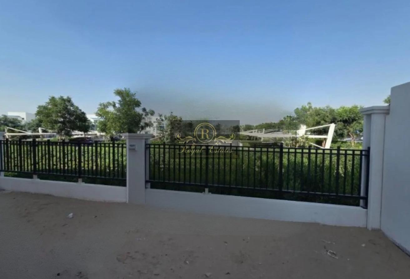 Pool View | Single Row | Ready photo 6
