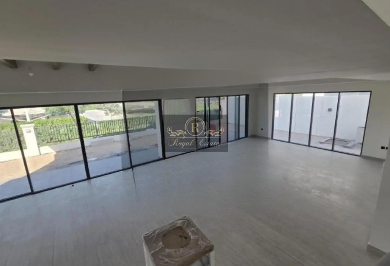 Pool View | Single Row | Ready photo 4