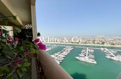 Apartment - 3 Bedrooms - 4 Bathrooms for rent in Marina Residences 2 - Marina Residences - Palm Jumeirah - Dubai