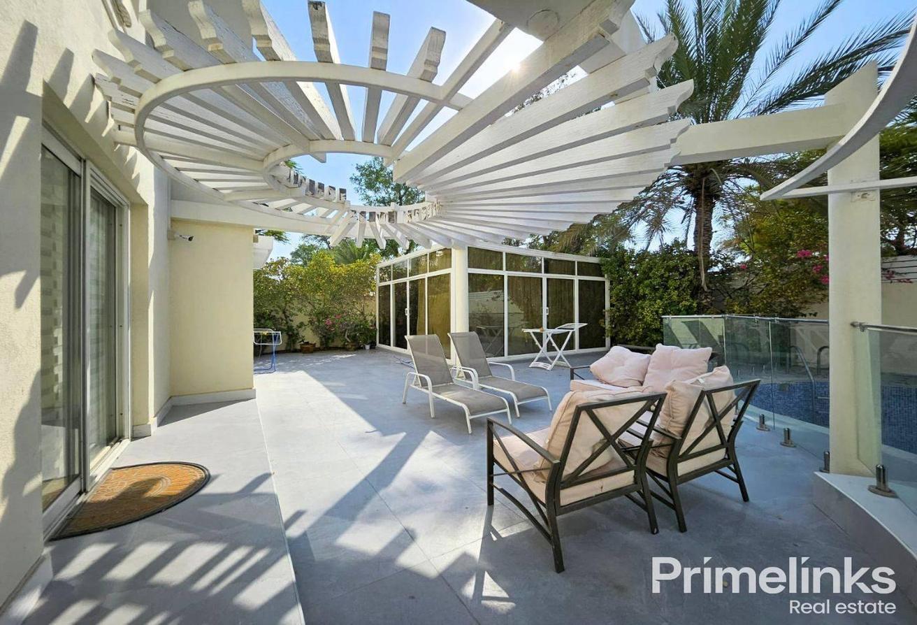 Private Pool | Vacant | Meadows 3 photo 7