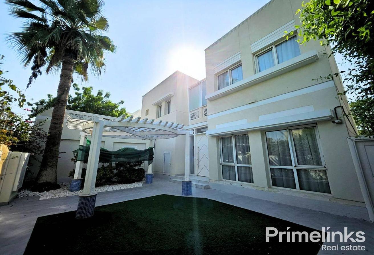 Private Pool | Vacant | Meadows 3 photo 6