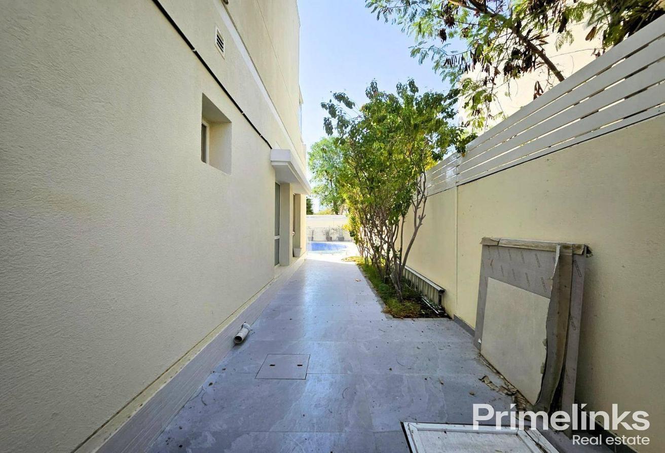 Private Pool | Vacant | Meadows 3 photo 23