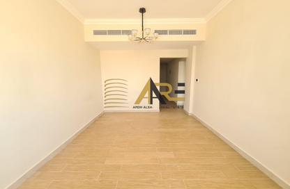 Apartment - 2 Bedrooms - 3 Bathrooms for rent in Hoshi - Al Badie - Sharjah