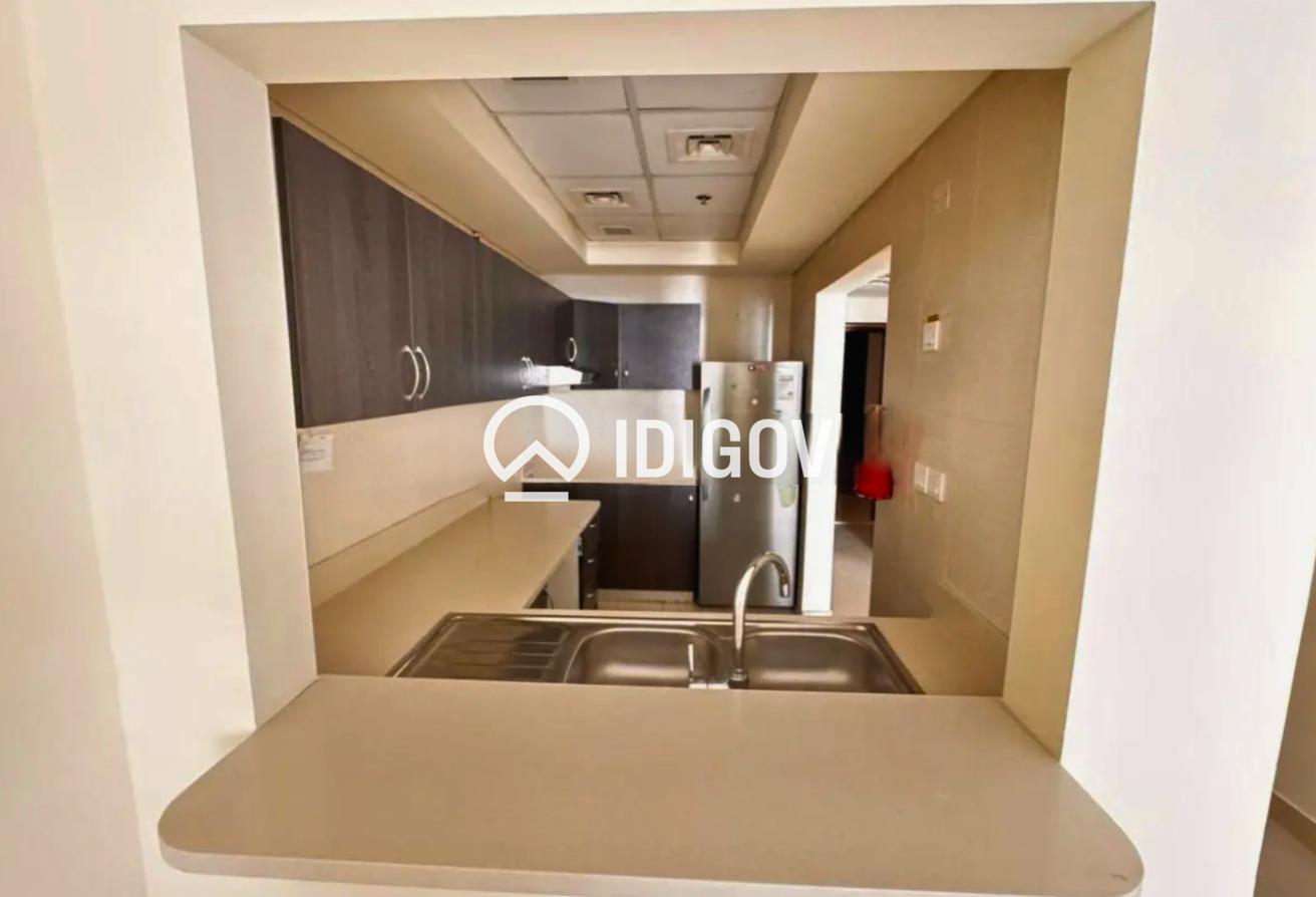 Spacious | Ready to Move in | Large Balcony photo 4