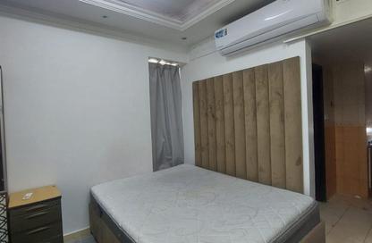 Apartment - Studio - 1 Bathroom for rent in Al Khan Corniche - Al Khan - Sharjah
