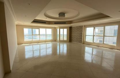 Apartment - 3 Bedrooms - 4 Bathrooms for rent in Al Khan Corniche - Al Khan - Sharjah Apartment - 3 Bedrooms - 4 Bathrooms for rent in Al Khan Corniche - Al Khan - Sharjah