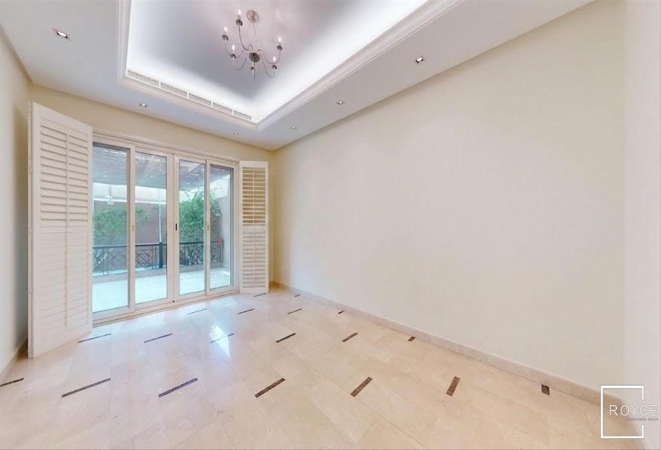 Spacious Villa | Private Pool | Beachside Location photo 8