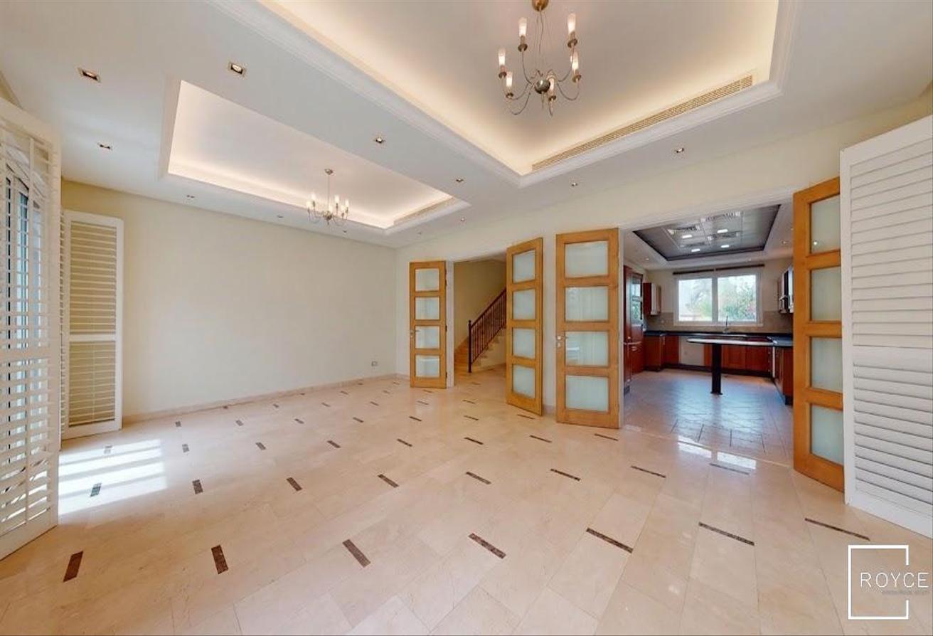 Spacious Villa | Private Pool | Beachside Location photo 7