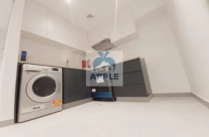 شقة - غرفة نوم - 1 حمام للايجار في إيست فييليدج - الجادة - الشارقة