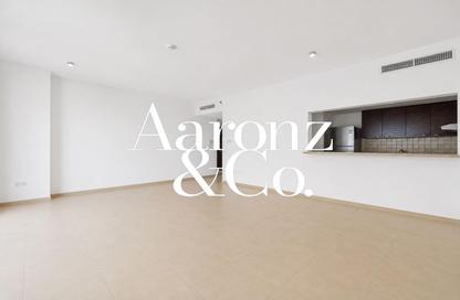 Apartment - 2 Bedrooms - 3 Bathrooms for sale in Marina Tower - Dubai Marina - Dubai Apartment - 2 Bedrooms - 3 Bathrooms for sale in Marina Tower - Dubai Marina - Dubai