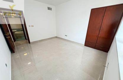 Apartment - 2 - 2 for rent in Hamdan Street - Abu Dhabi