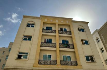 عمارة بالكامل - استوديو - 8 حمامات للبيع في مجمع مويلح - تجارية مويلح - الشارقة