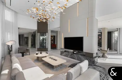 Villa - 5 Bedrooms - 7 Bathrooms for sale in Garden Homes Frond M - Garden Homes - Palm Jumeirah - Dubai