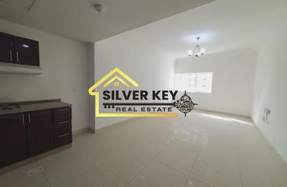 Apartment - Studio - 1 Bathroom for rent in Al Khan Lagoon - Al Khan - Sharjah
