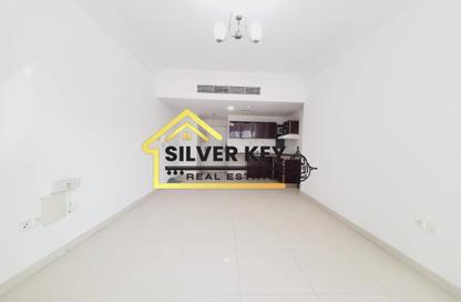 Apartment - Studio - 1 Bathroom for rent in Al Khan Lagoon - Al Khan - Sharjah