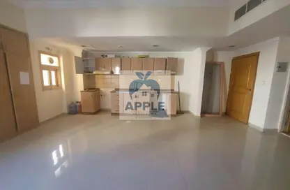 Apartment - 1 Bathroom for rent in Muwaileh 3 Building - Muwaileh - Sharjah