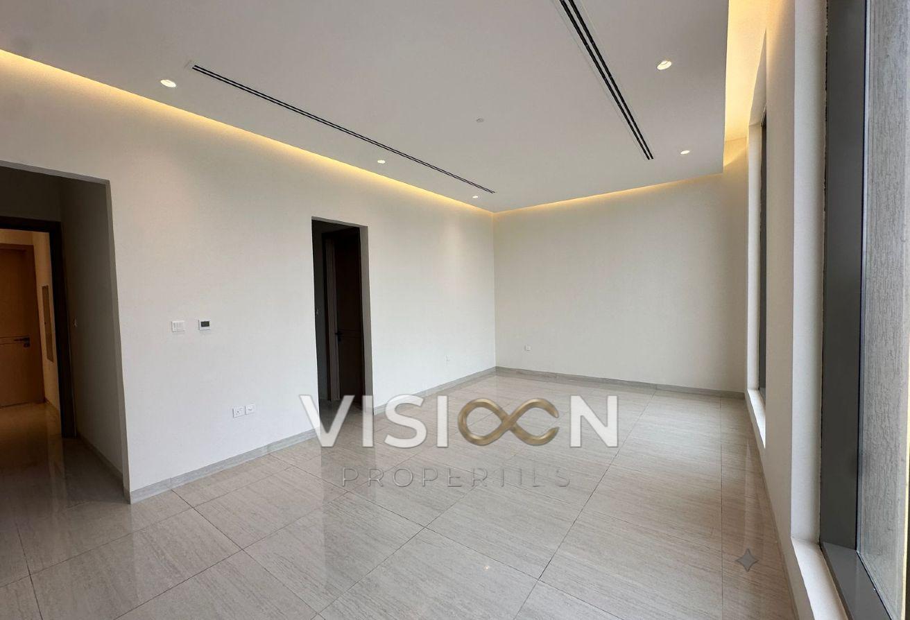 5BR Villa | Brand New | Prime Location photo 18