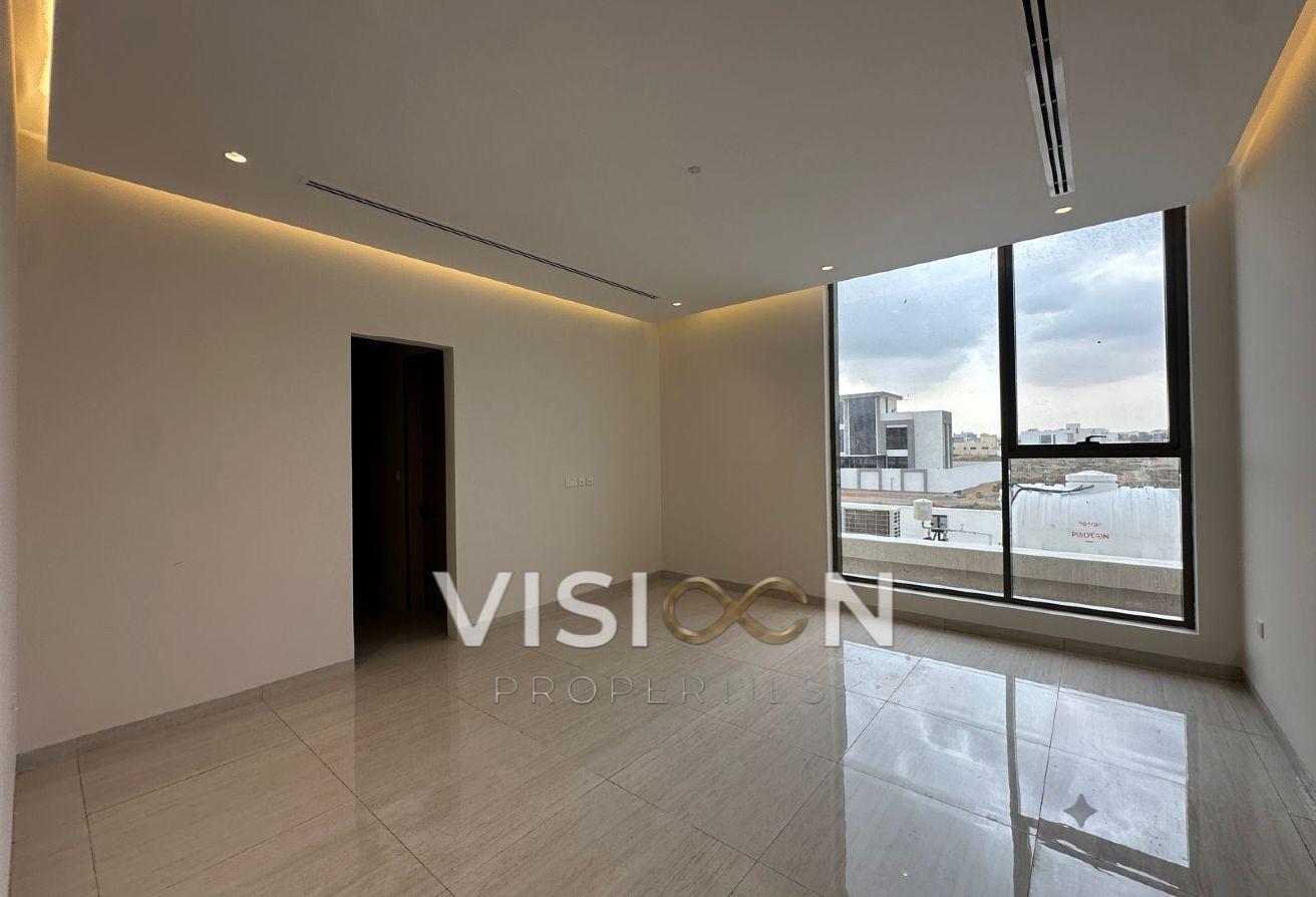 5BR Villa | Brand New | Prime Location photo 12
