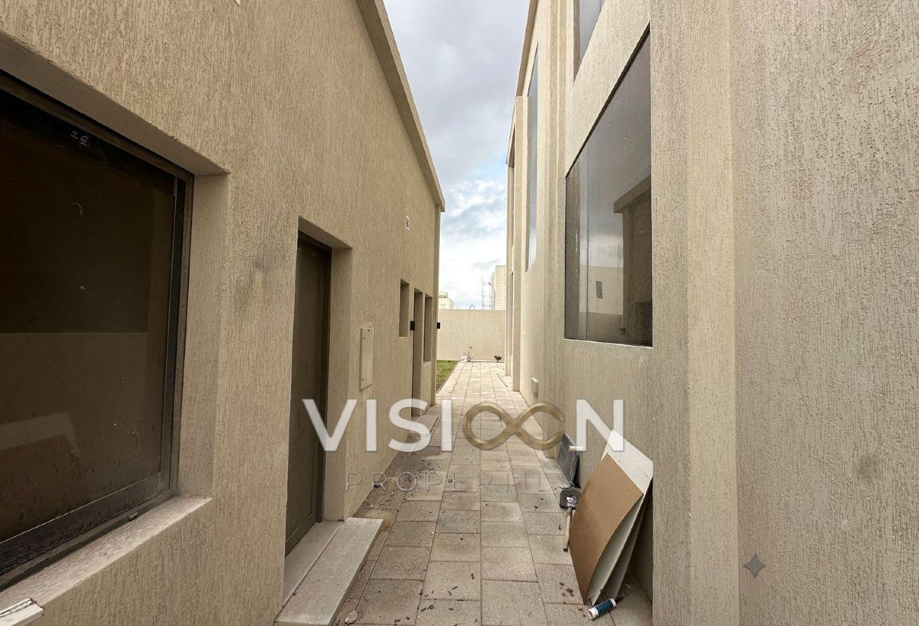 5BR Villa | Brand New | Prime Location photo 13