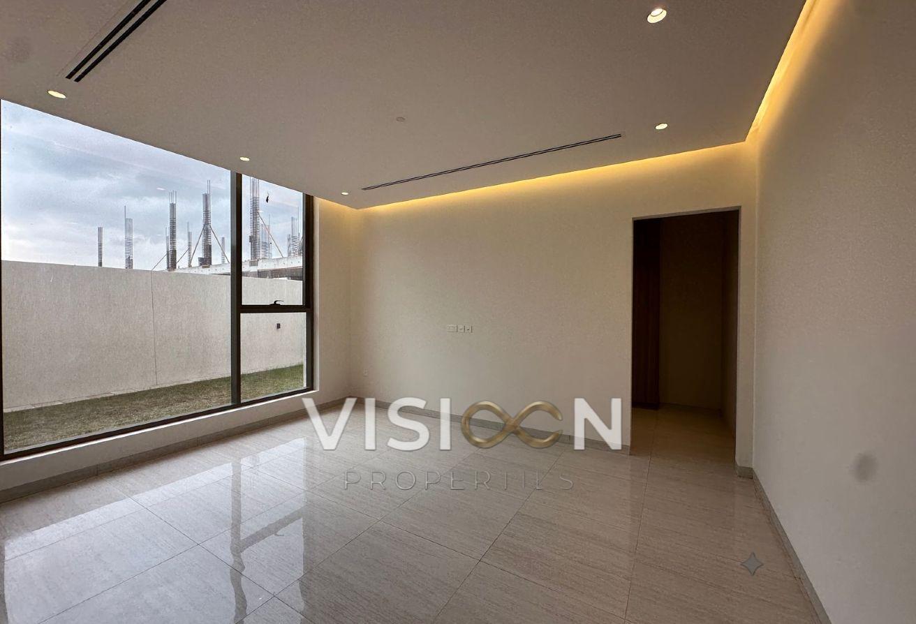 5BR Villa | Brand New | Prime Location photo 6