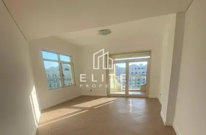 شقة - 2 غرف نوم - 4 حمامات للايجار في الحلاوي - مساكن شور لاين - نخلة جميرا - دبي