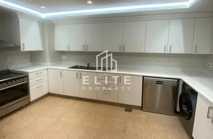 Apartment - 2 Bedrooms - 4 Bathrooms for rent in Al Hallawi - Shoreline Apartments - Palm Jumeirah - Dubai