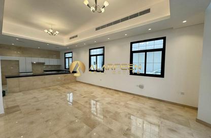 Villa - 5 Bedrooms - 6 Bathrooms for rent in Jumeirah 1 Villas - Jumeirah 1 - Jumeirah - Dubai