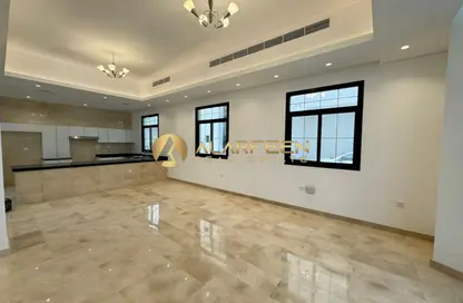 Villa - 5 Bedrooms - 6 Bathrooms for rent in Jumeirah 1 Villas - Jumeirah 1 - Jumeirah - Dubai