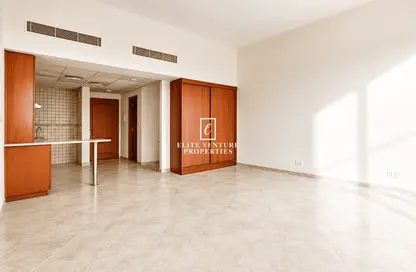 Apartment - 1 Bathroom for rent in Barton House 1 - Barton House - Motor City - Dubai