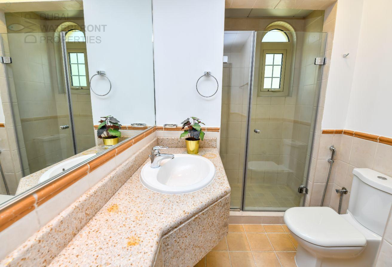5 Bedroom + Maid | Master View | Lakefront Villa photo 25