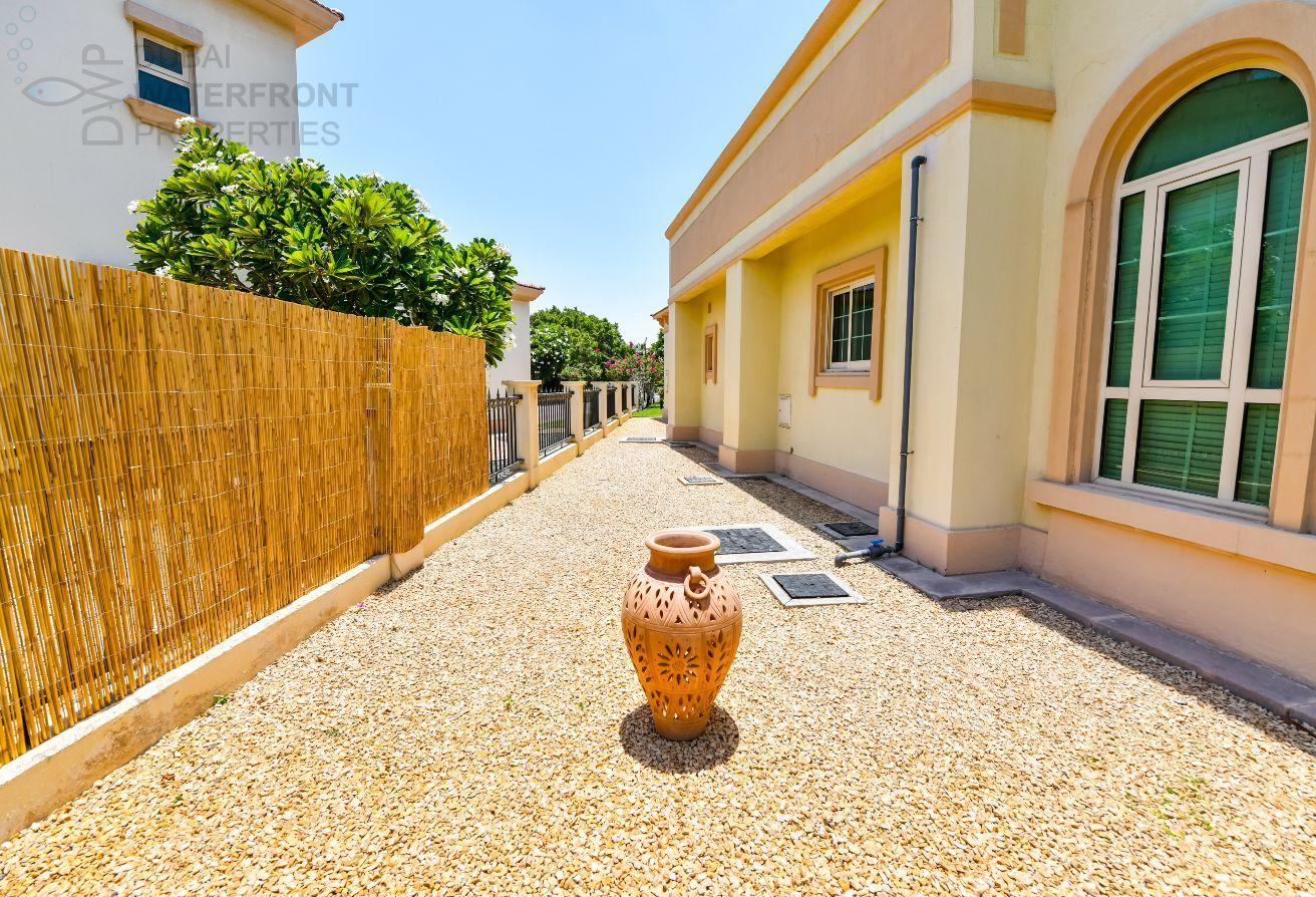 5 Bedroom + Maid | Master View | Lakefront Villa photo 7