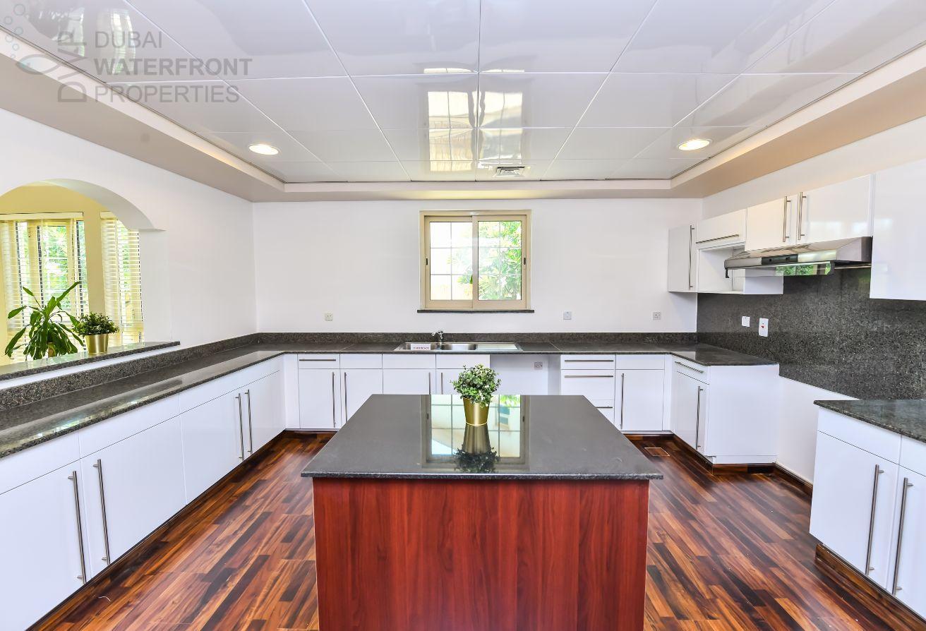 5 Bedroom + Maid | Master View | Lakefront Villa photo 22
