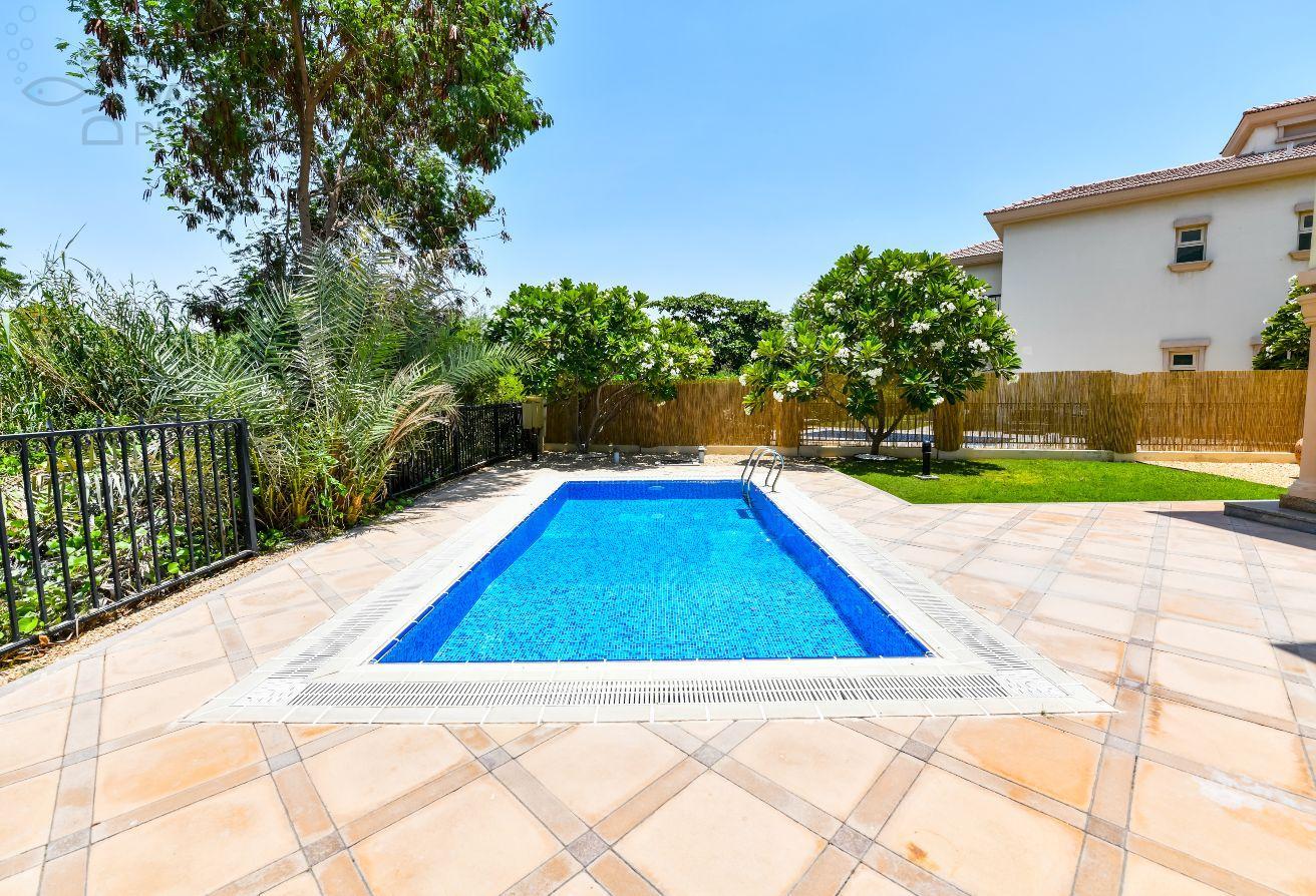 5 Bedroom + Maid | Master View | Lakefront Villa photo 8
