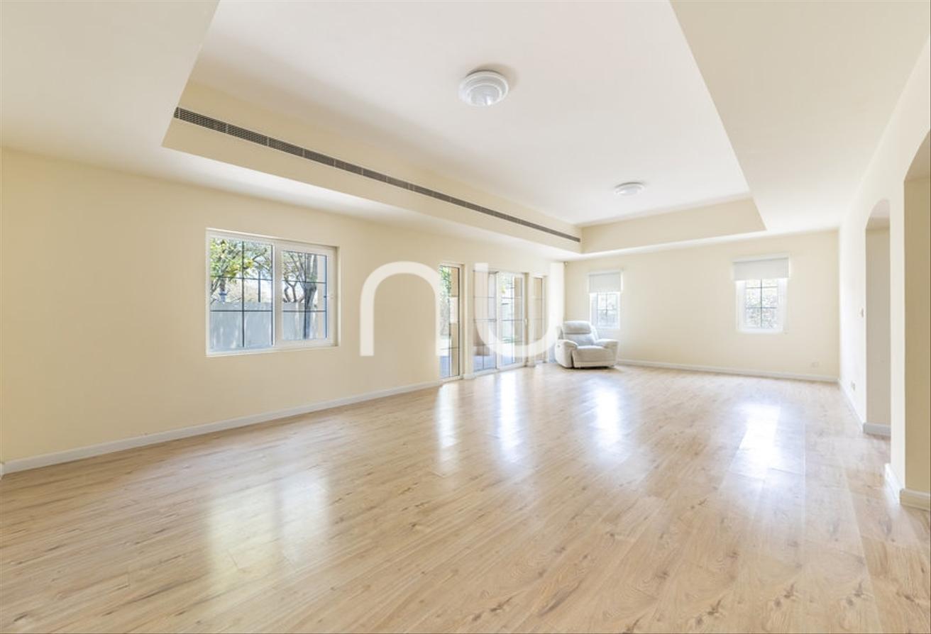LARGE PLOT | 3BR+ MAIDS | RARE TYPE | VACANT photo 2