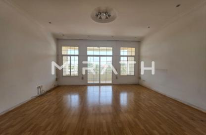 Villa - 5 - 5 for rent in Umm Suqeim 1 Villas - Umm Suqeim 1 - Umm Suqeim - Dubai