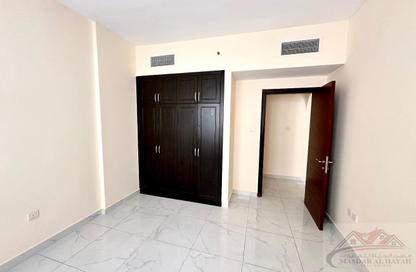 Apartment - 2 Bedrooms - 2 Bathrooms for rent in Hajar Building - Muwaileh Commercial - Sharjah